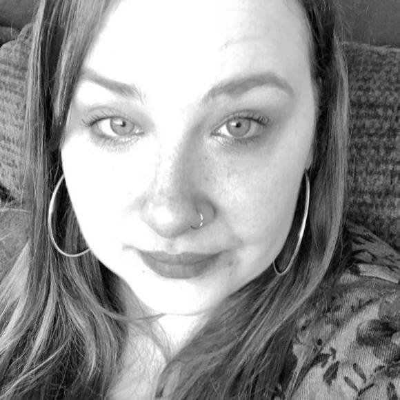 Meet your Posher, Ayla - Picture 1 of 1